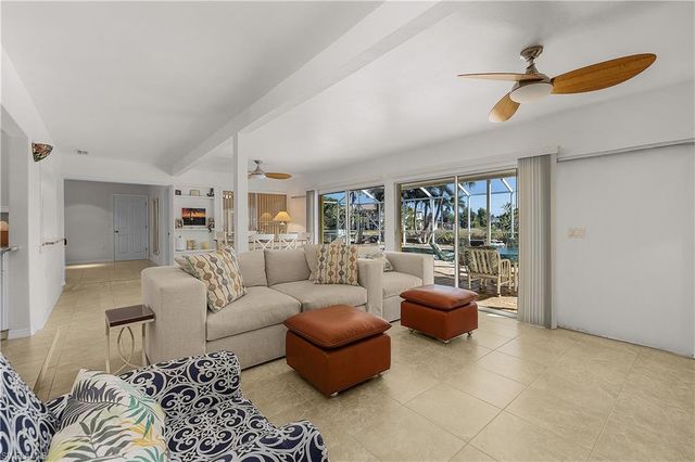 4933 Triton CT W, Cape Coral, FL 33904