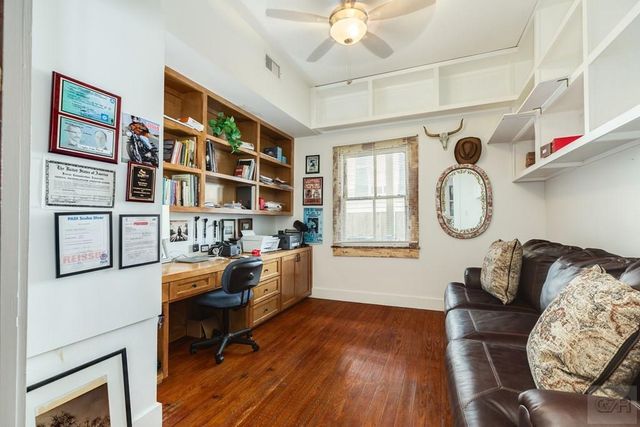 1201 Postoffice Street, Galveston, TX 77550