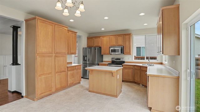 811 Williams Street NW, Orting, WA 98360