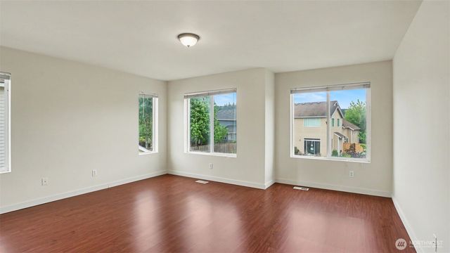 811 Williams Street NW, Orting, WA 98360