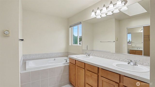 811 Williams Street NW, Orting, WA 98360