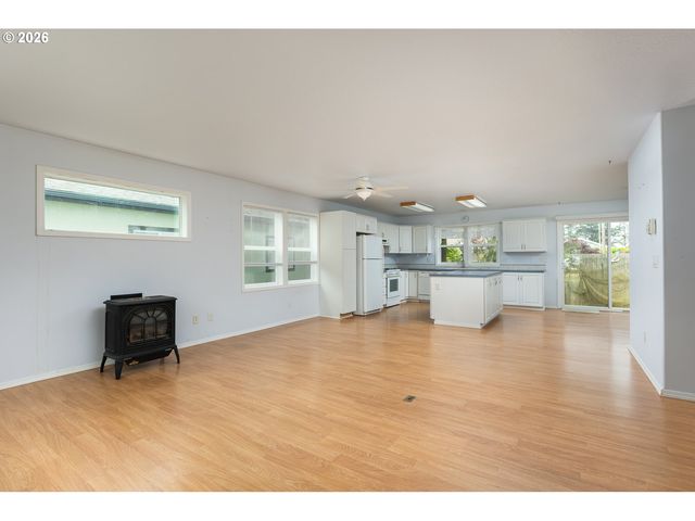 3467 Nw OAR Ave, Lincoln City, OR 97367