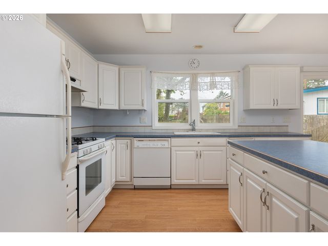 3467 Nw OAR Ave, Lincoln City, OR 97367