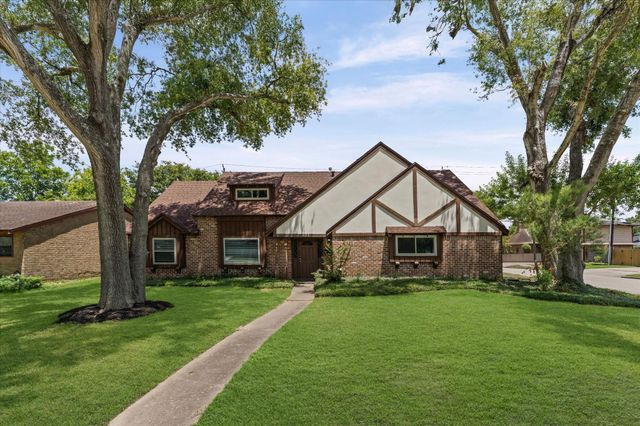427 Whitecap Drive, El Lago, TX 77586