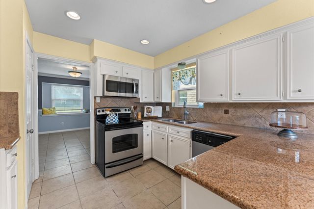 427 Whitecap Drive, El Lago, TX 77586