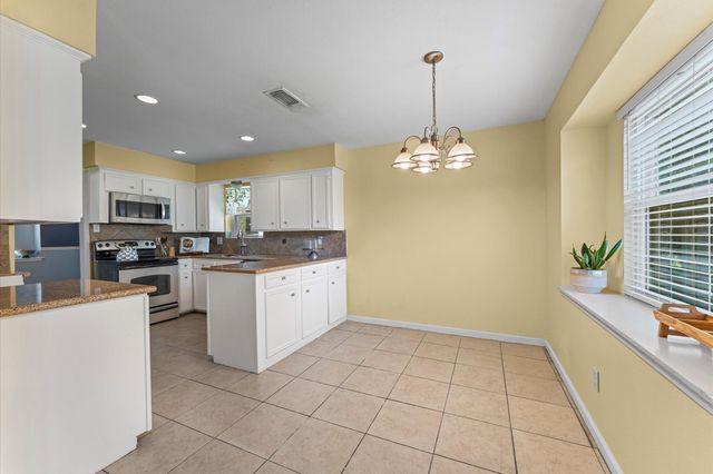 427 Whitecap Drive, El Lago, TX 77586
