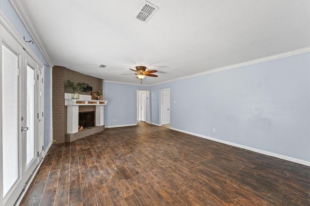 427 Whitecap Drive, El Lago, TX 77586