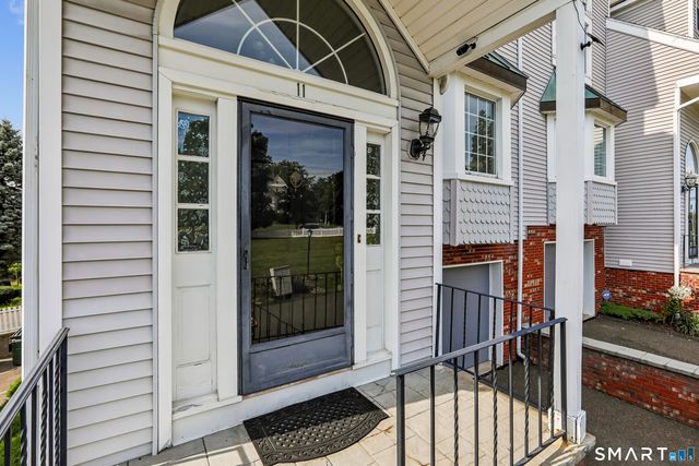 130 Deer Hill Avenue 11, Danbury, CT 06810