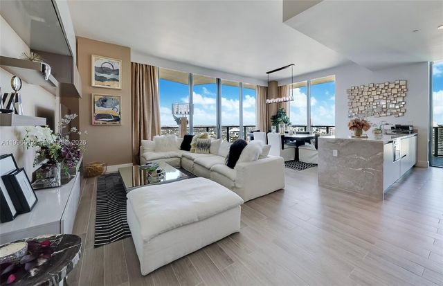 1300 S Miami Ave PH5110, Miami, FL 33130