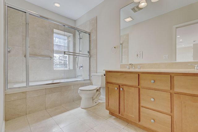 2836 N Dawson Avenue 1W, Chicago, IL 60618