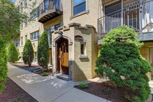 2836 N Dawson Avenue 1W, Chicago, IL 60618