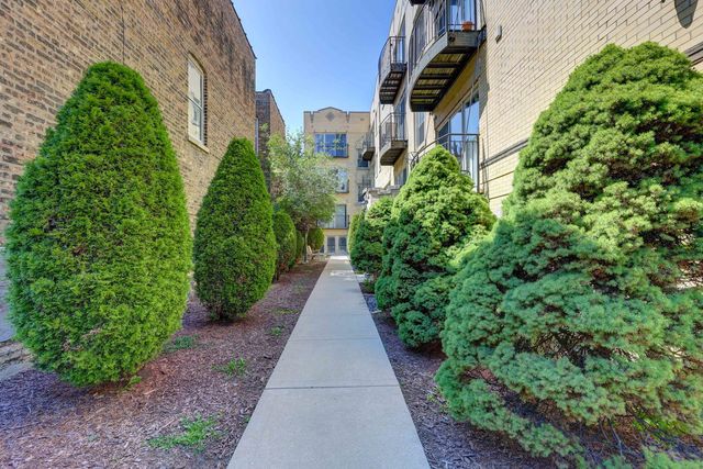 2836 N Dawson Avenue 1W, Chicago, IL 60618