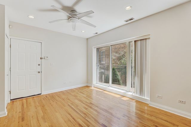 2836 N Dawson Avenue 1W, Chicago, IL 60618