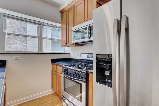 2836 N Dawson Avenue 1W, Chicago, IL 60618