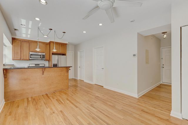 2836 N Dawson Avenue 1W, Chicago, IL 60618