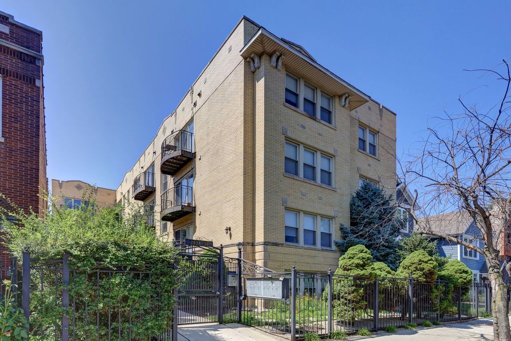 2836 N Dawson Avenue 1W, Chicago, IL 60618