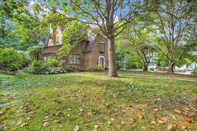 1001 S Douglas Avenue, Urbana, IL 61801