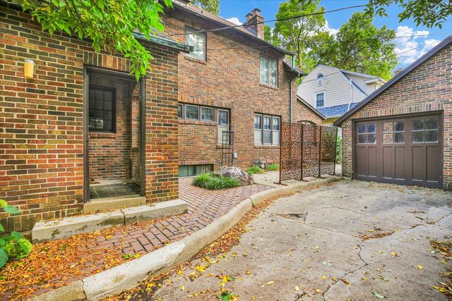 1001 S Douglas Avenue, Urbana, IL 61801