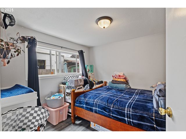 1434 MARYLAND Ave, Myrtle Point, OR 97458