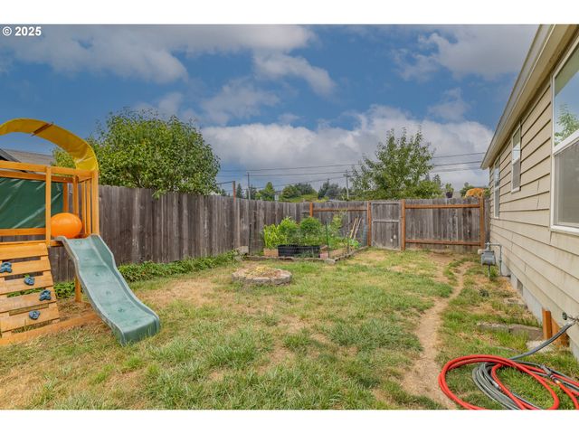 1434 MARYLAND Ave, Myrtle Point, OR 97458