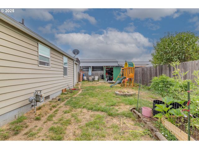 1434 MARYLAND Ave, Myrtle Point, OR 97458