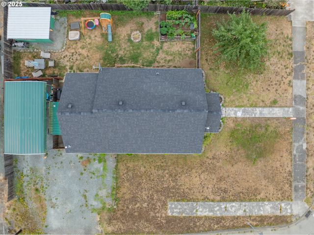 1434 MARYLAND Ave, Myrtle Point, OR 97458