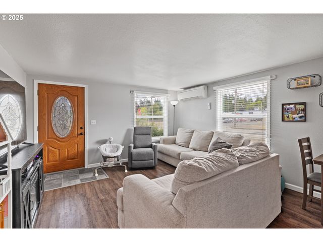 1434 MARYLAND Ave, Myrtle Point, OR 97458