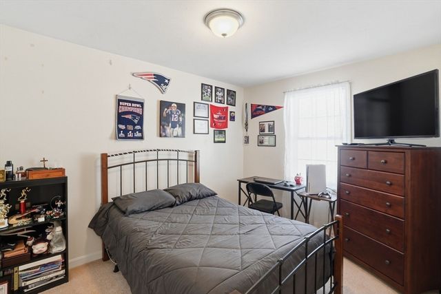 943 Stonegate Lndg, Dighton, MA 02764