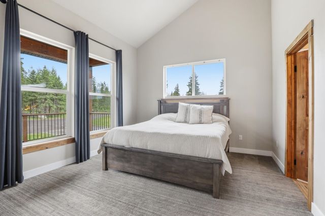 11532 E Antler Rd, Chattaroy, WA 99003