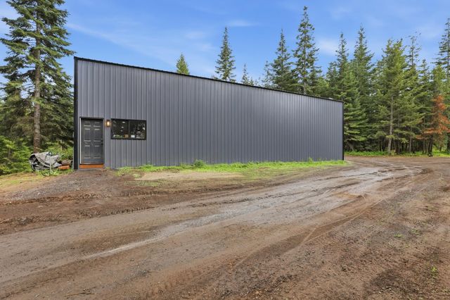 11532 E Antler Rd, Chattaroy, WA 99003