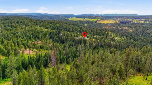 11532 E Antler Rd, Chattaroy, WA 99003