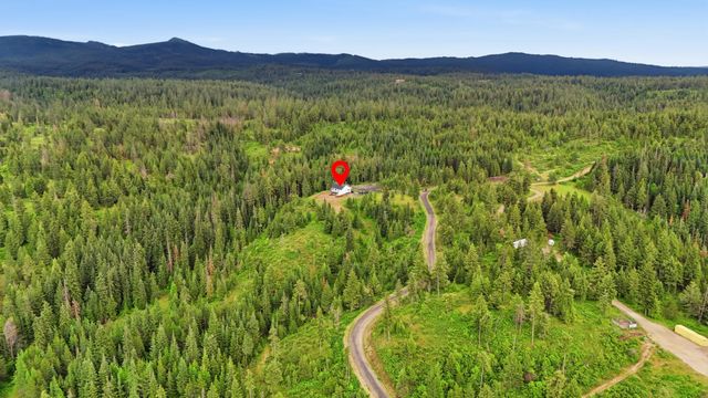 11532 E Antler Rd, Chattaroy, WA 99003
