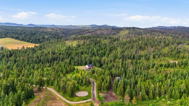 11532 E Antler Rd, Chattaroy, WA 99003