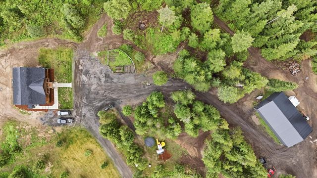 11532 E Antler Rd, Chattaroy, WA 99003