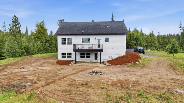 11532 E Antler Rd, Chattaroy, WA 99003