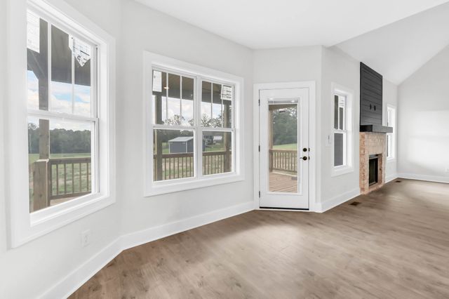4807 Hunter Rd, Southside, TN 37171