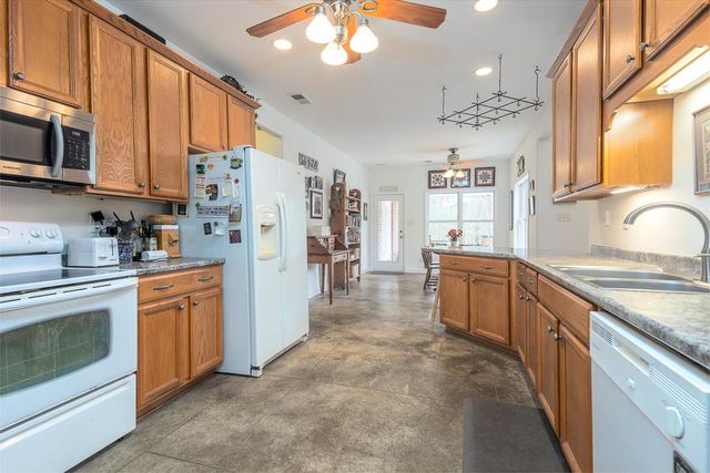 75 E EDENBERG DR E, Collierville, TN 38017