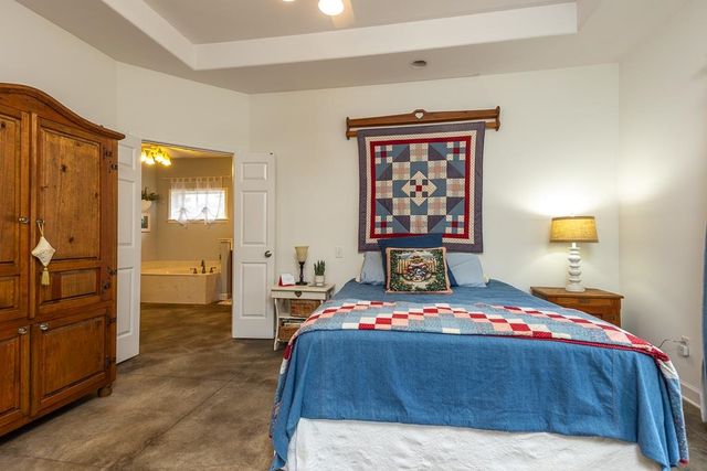 75 E EDENBERG DR E, Collierville, TN 38017