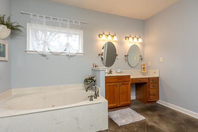 75 E EDENBERG DR E, Collierville, TN 38017