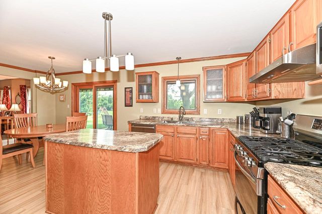 2191 W Hope LANE, Oak Creek, WI 53154