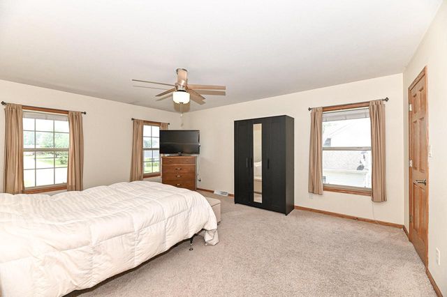 2191 W Hope LANE, Oak Creek, WI 53154
