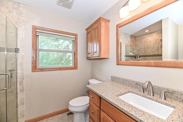 2191 W Hope LANE, Oak Creek, WI 53154