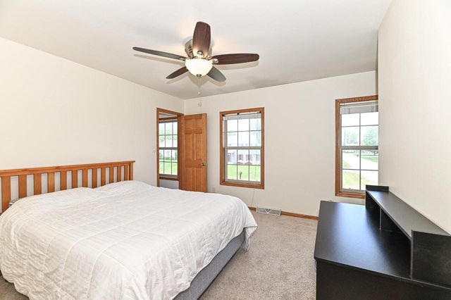 2191 W Hope LANE, Oak Creek, WI 53154