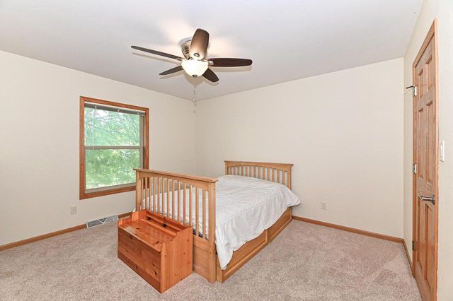 2191 W Hope LANE, Oak Creek, WI 53154