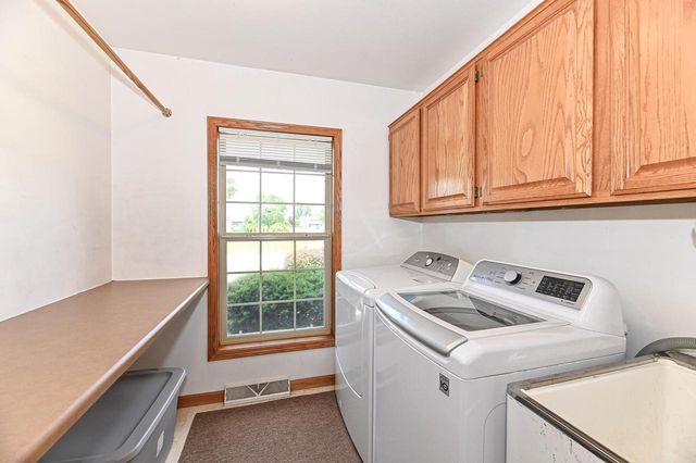 2191 W Hope LANE, Oak Creek, WI 53154