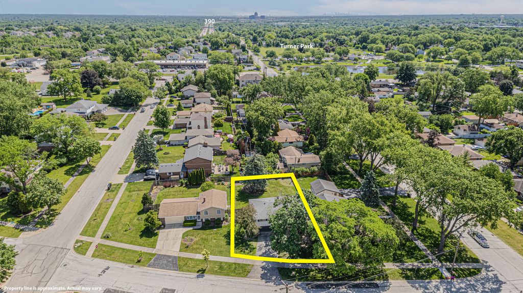Image 2 of property listing at 409 Marion Street, Roselle, IL 60172