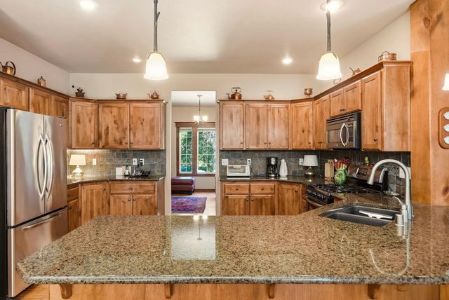 34119 N Regal Ln, Deer Park, WA 99006