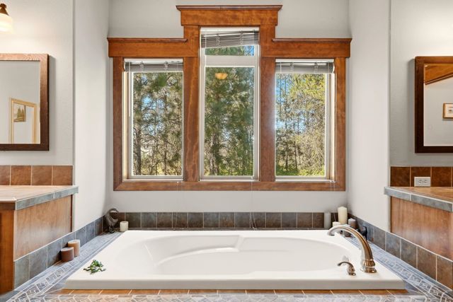 34119 N Regal Ln, Deer Park, WA 99006