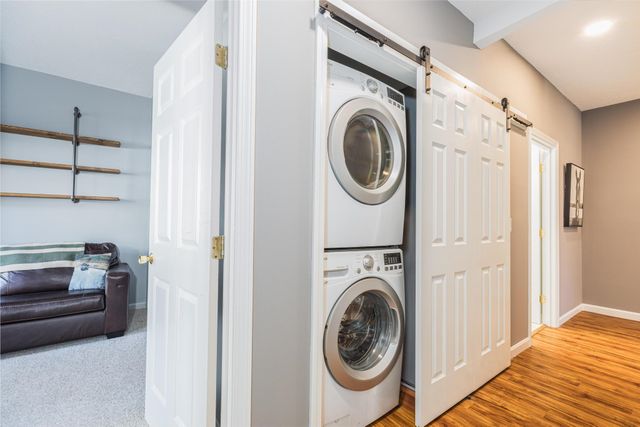 713 Central Ave Apt 1, Dover, NH 03820