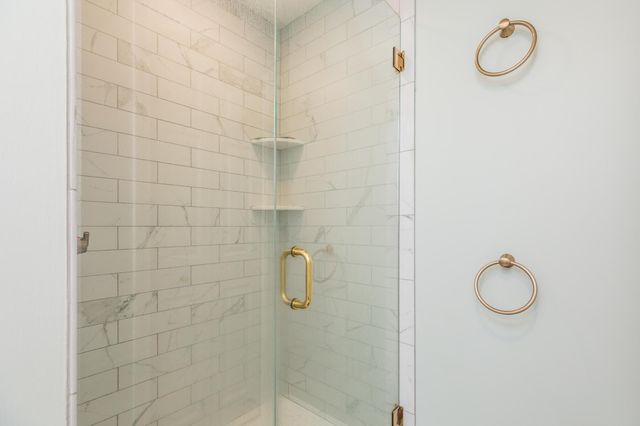 713 Central Ave Apt 1, Dover, NH 03820